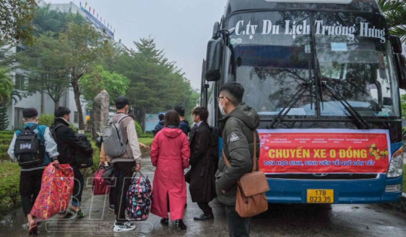 Chuyến xe "0 đồng&rdquo; đưa sinh vi&ecirc;n về đ&oacute;n tết