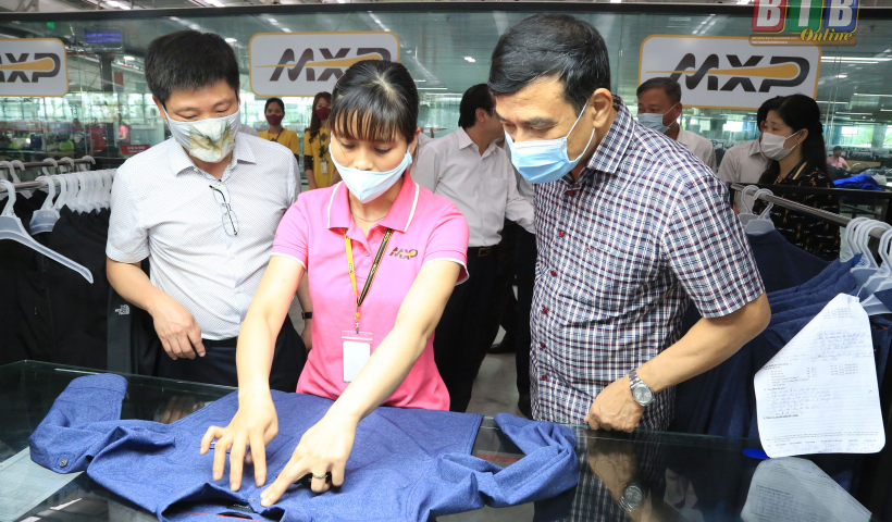 Cố gắng cao nhất tạo điều kiện cho doanh nghiệp vượt qua kh&oacute; khăn do ảnh hưởng của đại dịch Covid-19