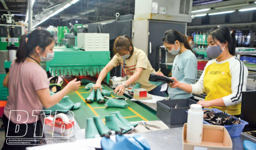 C&ocirc;ng đo&agrave;n c&ugrave;ng doanh nghiệp ph&ograve;ng, chống dịch