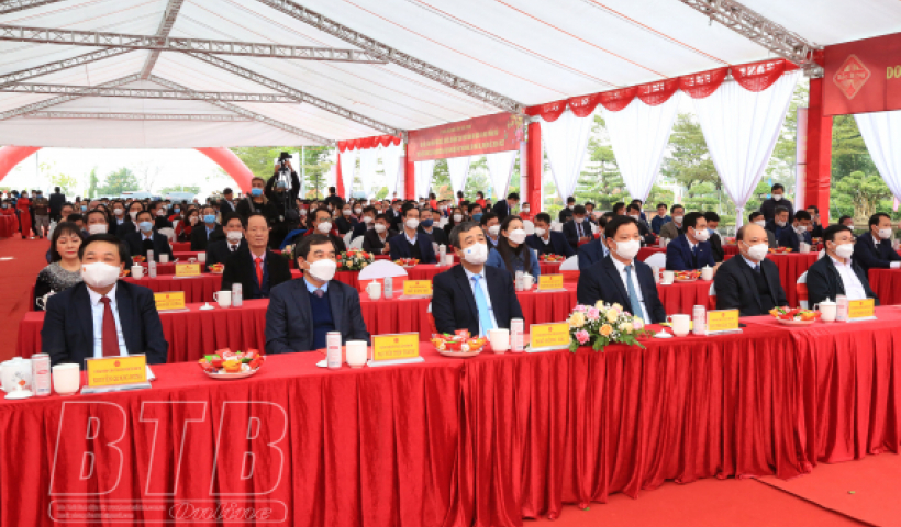 Dấy l&ecirc;n cao tr&agrave;o thi đua sản xuất, kinh doanh với một kh&iacute; thế mới, quyết t&acirc;m cao ngay từ những ng&agrave;y đầu, th&aacute;ng đầu của năm mới