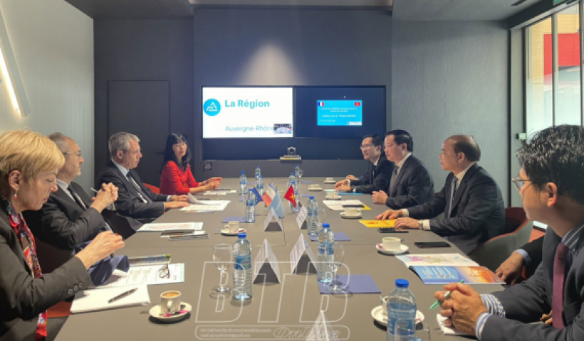 Đo&agrave;n c&ocirc;ng t&aacute;c của tỉnh Th&aacute;i B&igrave;nh l&agrave;m việc với ch&iacute;nh quyền v&ugrave;ng Auvergne-Rh&ocirc;nes-Alpes, Cộng h&ograve;a Ph&aacute;p