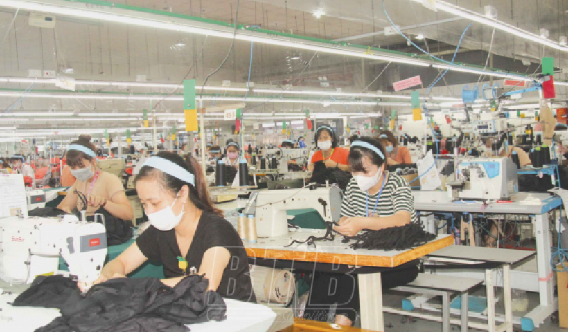 Doanh nghiệp Hưng H&agrave; tăng tốc sản xuất dịp cuối năm 