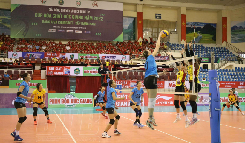 Đội b&oacute;ng chuyền Geleximco Th&aacute;i B&igrave;nh thẳng tiến v&agrave;o tứ kết 