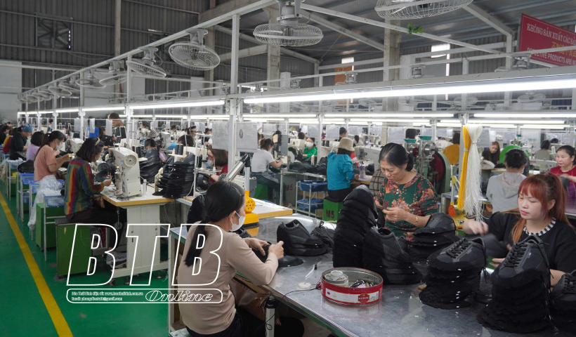 Đồng h&agrave;nh c&ugrave;ng hội vi&ecirc;n, phụ nữ ph&aacute;t triển kinh tế