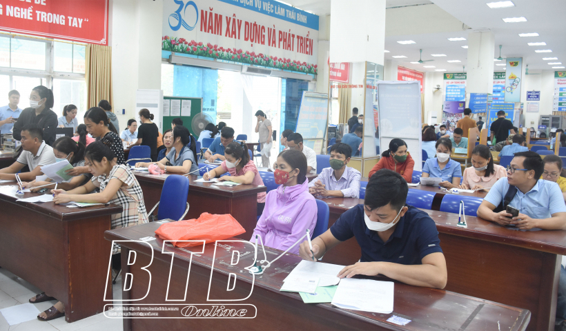 Dừng cấp thẻ BHYT giấy đối với người hưởng trợ cấp thất nghiệp 