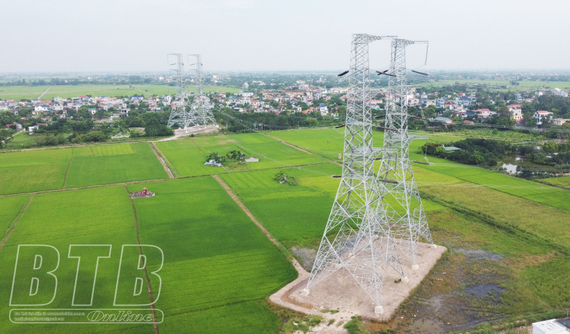 Đường d&acirc;y 500kV mạch 3 thể hiện kh&aacute;t vọng ph&aacute;t triển của đất nước, con người Việt Nam 