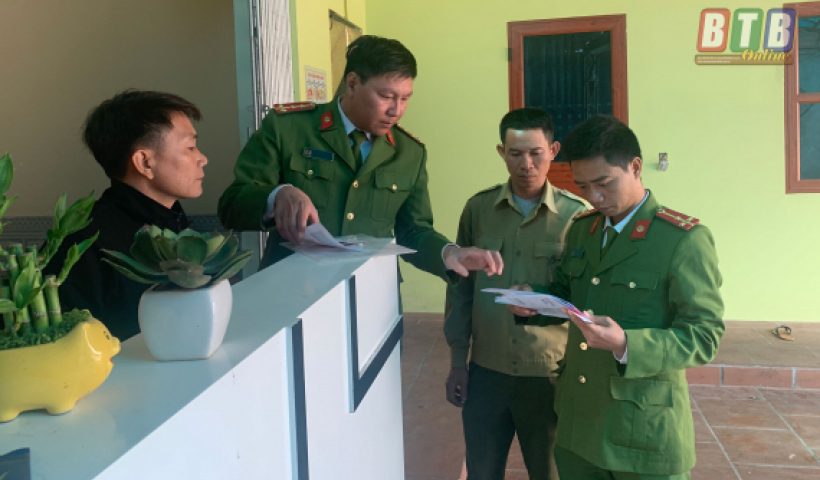 Tăng cường quản l&yacute; xuất, nhập cảnh kiểm so&aacute;t dịch Covid - 19