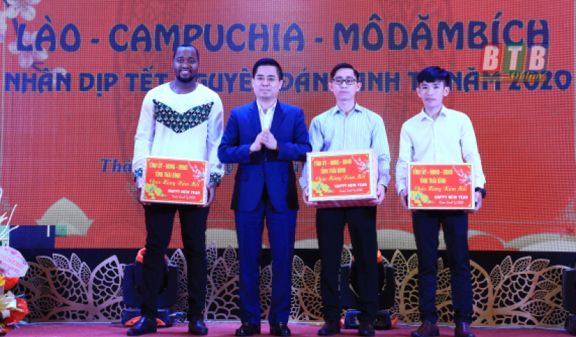 UBND tỉnh tổ chức gặp mặt, ch&uacute;c Tết lưu học sinh