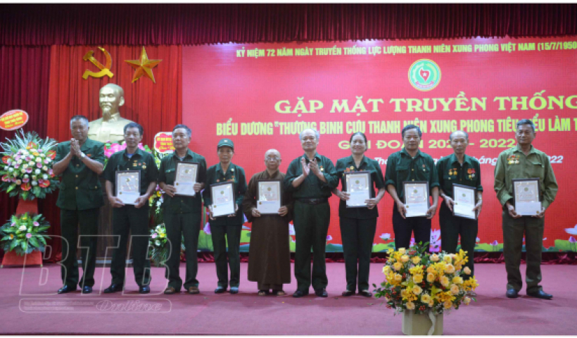 Gặp mặt biểu dương 75 thương binh l&agrave; cựu TNXP ti&ecirc;u biểu trong học tập v&agrave; l&agrave;m theo B&aacute;c