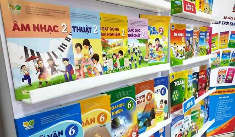 Gi&aacute; s&aacute;ch gi&aacute;o khoa sẽ giảm khoảng 24%