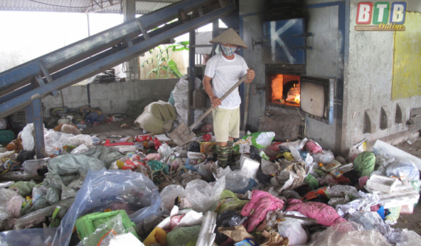 Giải b&agrave;i to&aacute;n r&aacute;c thải n&ocirc;ng th&ocirc;n