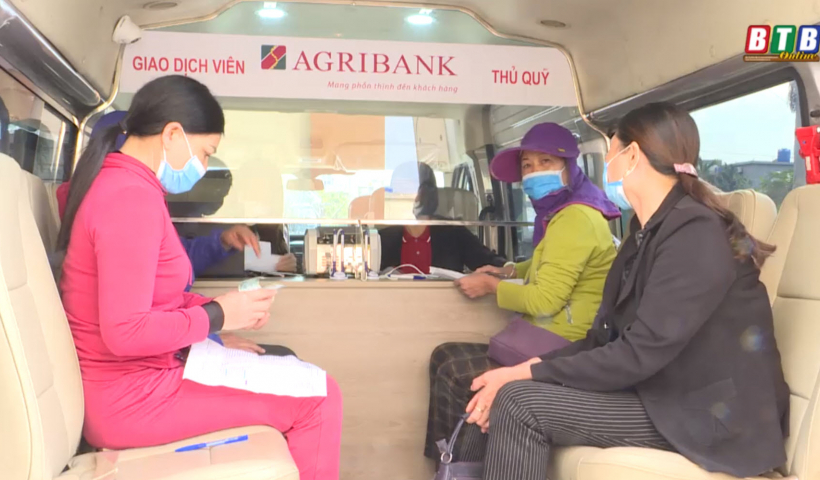 Giao dịch lưu động bằng xe &ocirc; t&ocirc; chuy&ecirc;n d&ugrave;ng - Th&uacute;c đẩy ph&aacute;t triển sản xuất ở n&ocirc;ng th&ocirc;n