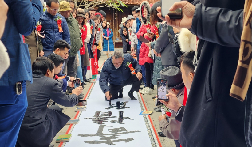 G&igrave;n giữ niềm đam m&ecirc; thư ph&aacute;p H&aacute;n N&ocirc;m