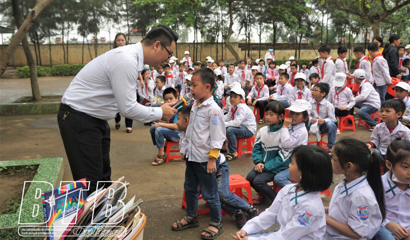 H&agrave;nh tr&igrave;nh &Aacute;nh s&aacute;ng tri thức của Thư viện tỉnh Th&aacute;i B&igrave;nh