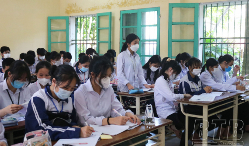 Học sinh lớp 12 tăng tốc &ocirc;n tập cho kỳ thi tốt nghiệp THPT