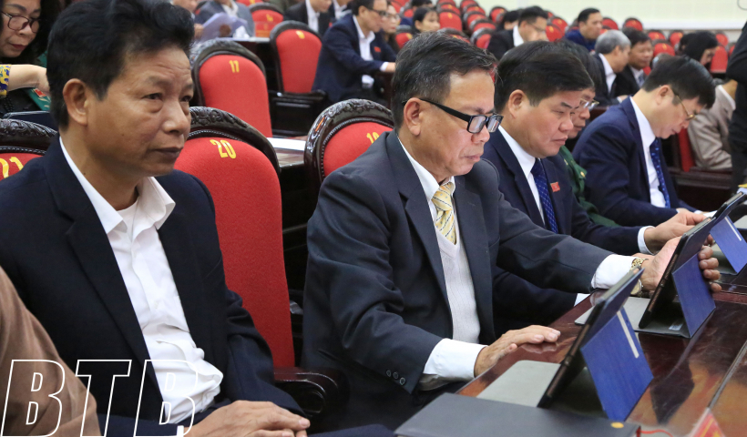 Hội đồng nh&acirc;n d&acirc;n tỉnh thảo luận nhiều vấn đề cử tri v&agrave; nh&acirc;n d&acirc;n quan t&acirc;m, kiến nghị
