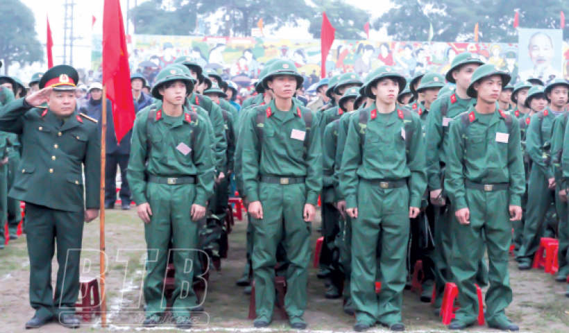 H&ocirc;m nay (6/2), 8 huyện, th&agrave;nh phố v&agrave; C&ocirc;ng an tỉnh đồng loạt tổ chức lễ giao, nhận qu&acirc;n năm 2023