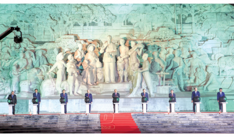 Kh&aacute;nh th&agrave;nh Tượng đ&agrave;i B&aacute;c Hồ với n&ocirc;ng d&acirc;n Việt Nam 