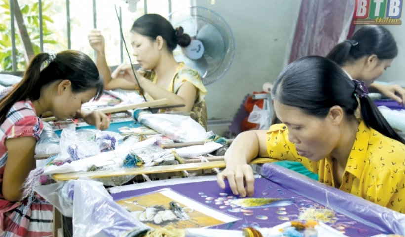 L&agrave;ng nghề th&ecirc;u Minh L&atilde;ng lao đao trước đại dịch Covid-19