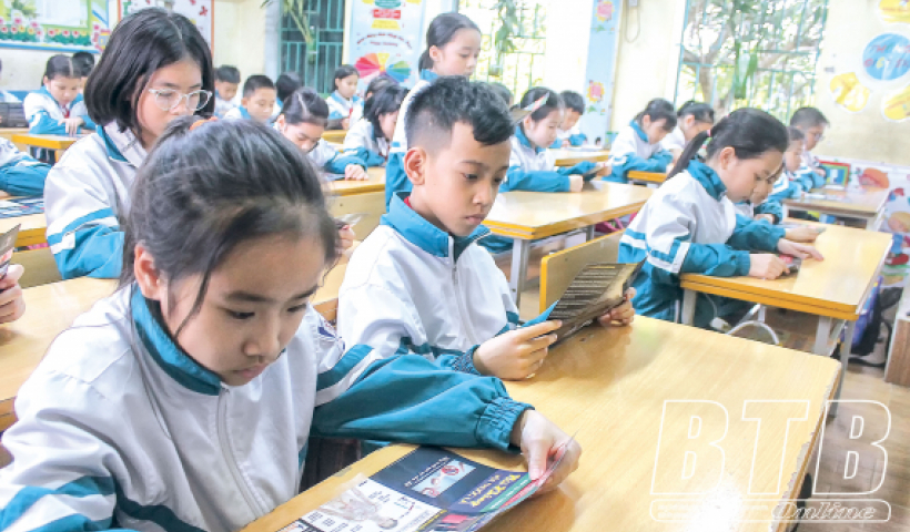 N&acirc;ng cao nhận thức của học sinh về t&aacute;c hại của thuốc l&aacute; điện tử 