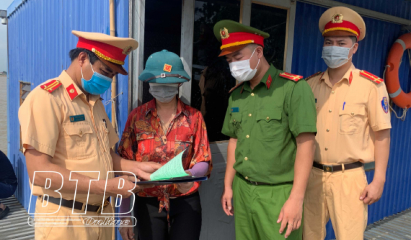 Ngăn chặn người từ tỉnh ngo&agrave;i v&agrave;o địa b&agrave;n qua c&aacute;c tuyến s&ocirc;ng