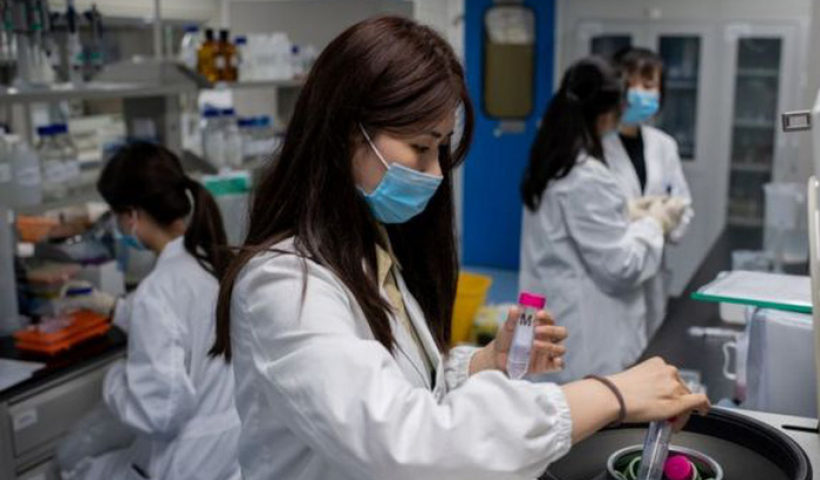 Ng&agrave;y 10/12, Việt Nam bắt đầu tuyển t&igrave;nh nguyện vi&ecirc;n thử nghiệm vaccine COVID- 19