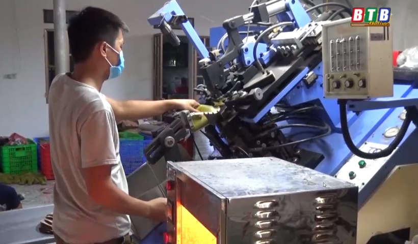 Nghề giầy da ở Hồng L&yacute; gặp kh&oacute; khăn trong đại dịch Covid-19 