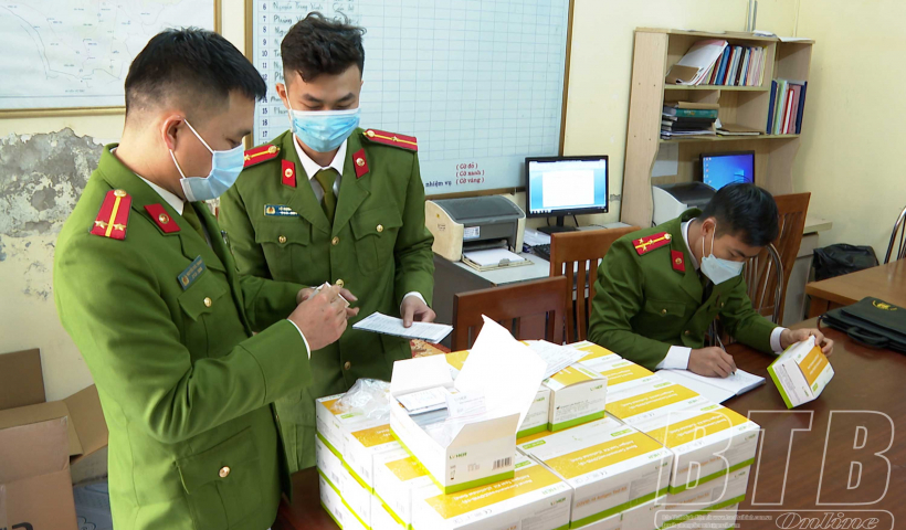 Ph&aacute;t hiện, thu giữ 1000 bộ k&iacute;t test nhanh Covid-19 kh&ocirc;ng r&otilde; nguồn gốc xuất xứ