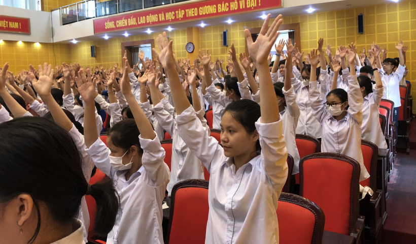 Ph&aacute;t triển đảng vi&ecirc;n trong trường học: Để những hạt giống đỏ nảy mầm xanh