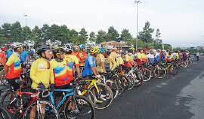 Phong tr&agrave;o đạp xe r&egrave;n luyện sức khỏe 