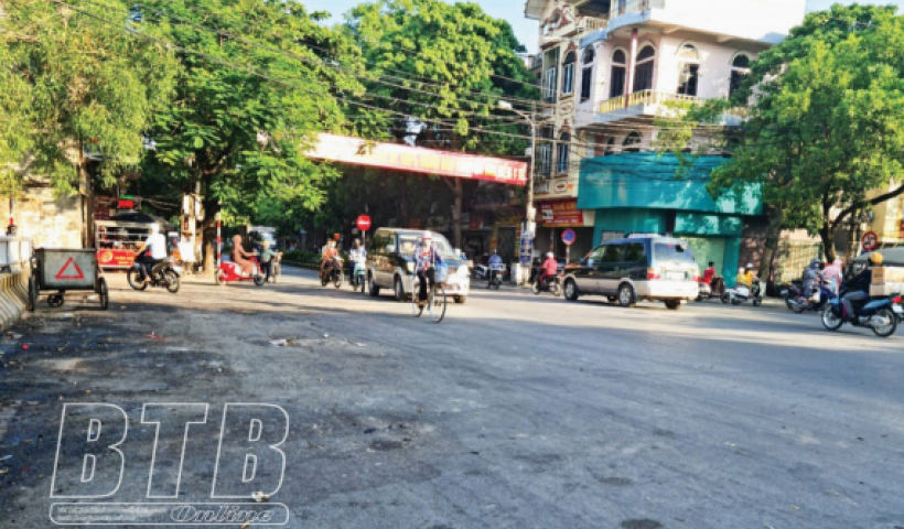 R&aacute;c thải sinh hoạt tại c&aacute;c tuyến đường, khu d&acirc;n cư tr&ecirc;n địa b&agrave;n th&agrave;nh phố đ&atilde; được thu gom triệt để 