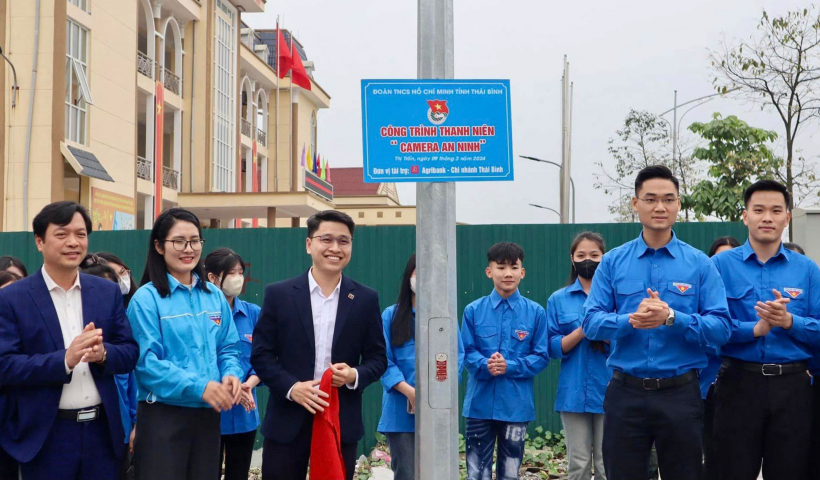 S&ocirc;i nổi th&aacute;ng thanh ni&ecirc;n