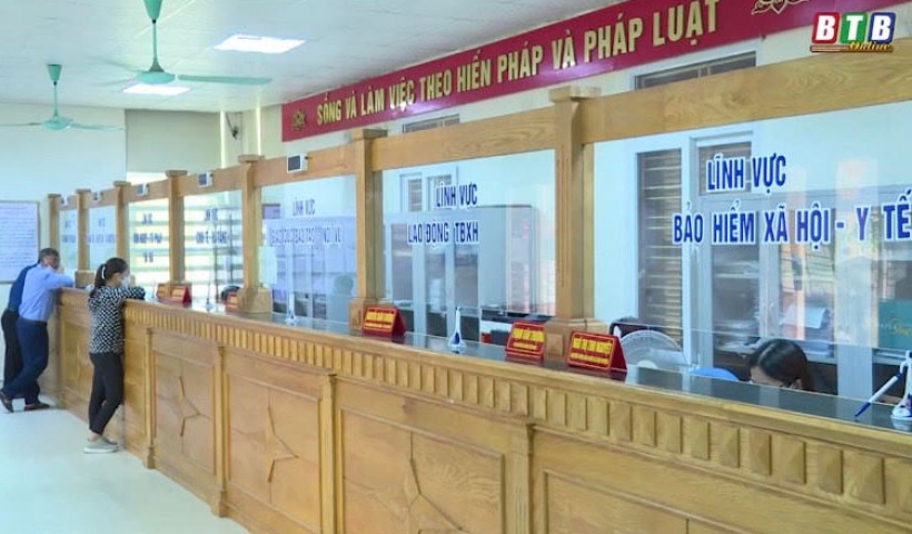 Tấm thẻ nh&acirc;n văn