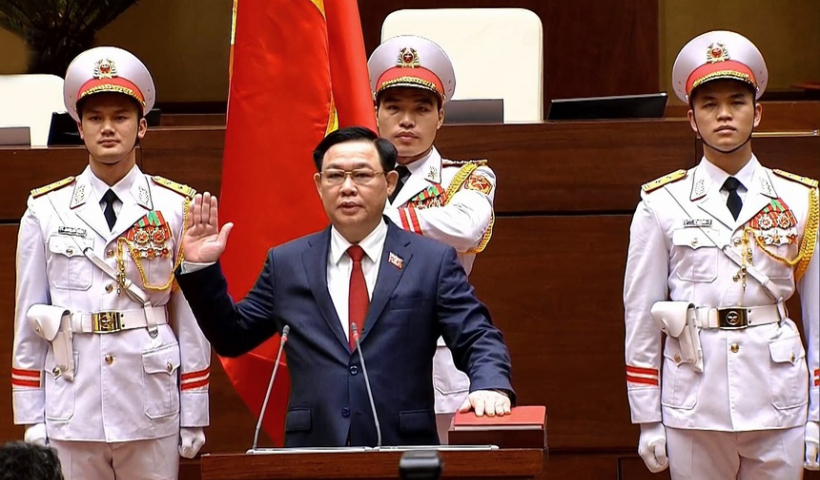 T&acirc;n Chủ tịch Quốc hội Vương Đ&igrave;nh Huệ tuy&ecirc;n thệ nhậm chức