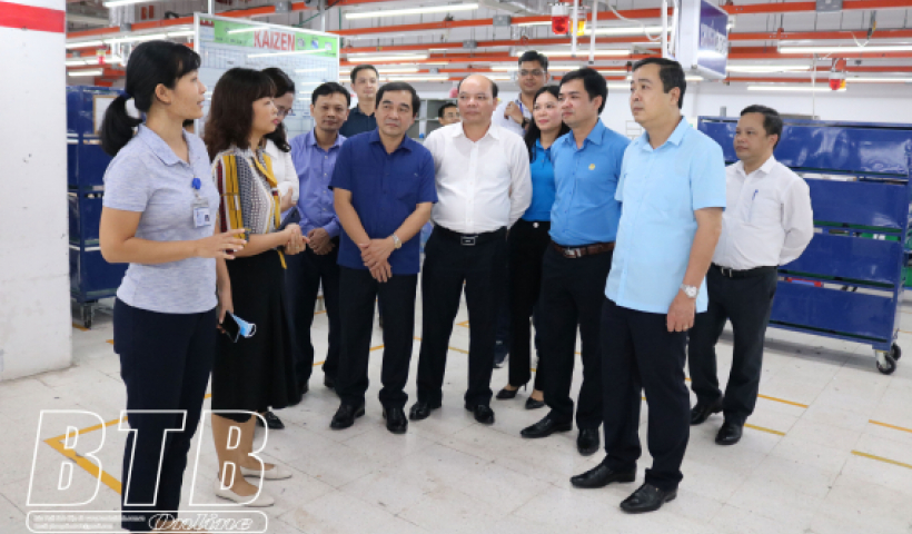 &ldquo;Tạo mọi điều kiện cho tổ chức c&ocirc;ng đo&agrave;n hoạt động để chăm lo tốt hơn đời sống v&agrave; bảo vệ quyền lợi cho người lao động&rdquo;- Chỉ đạo của B&iacute; thư Tỉnh ủy