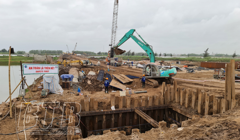 Tập trung đẩy nhanh tiến độ ho&agrave;n th&agrave;nh dự &aacute;n cải tạo, n&acirc;ng cấp tuyến đường 221A