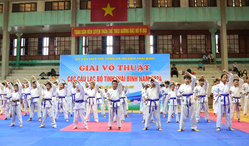 Th&aacute;i B&igrave;nh: S&ocirc;i nổi phong tr&agrave;o tập luyện v&otilde; thuật