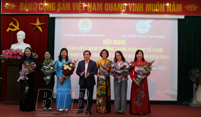 Th&aacute;i B&igrave;nh: Tr&ecirc;n 85% nữ c&ocirc;ng nh&acirc;n, vi&ecirc;n chức, lao động đạt danh hiệu phụ nữ "Hai giỏi"