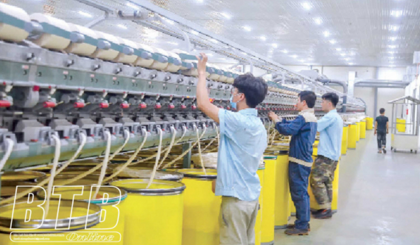 Thủ tướng lắng nghe, chia sẻ, hỗ trợ, th&aacute;o gỡ kh&oacute; khăn, th&uacute;c đẩy sản xuất kinh doanh cho doanh nghiệp