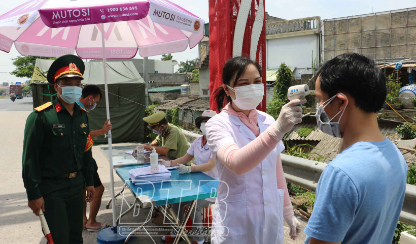 Thực hiện hiệu quả, quyết liệt hơn nữa c&aacute;c biện ph&aacute;p ph&ograve;ng, chống dịch Covid-19