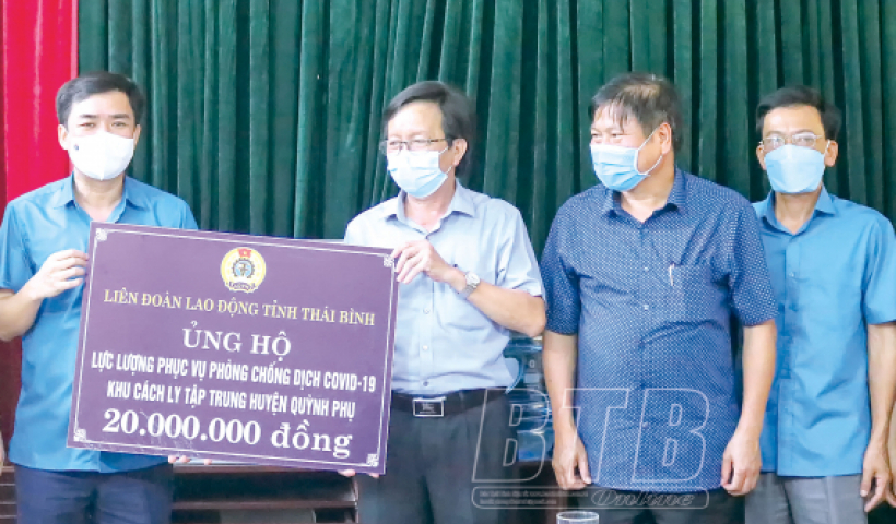 Tổ chức c&ocirc;ng đo&agrave;n đồng h&agrave;nh c&ugrave;ng người lao động vượt kh&oacute;