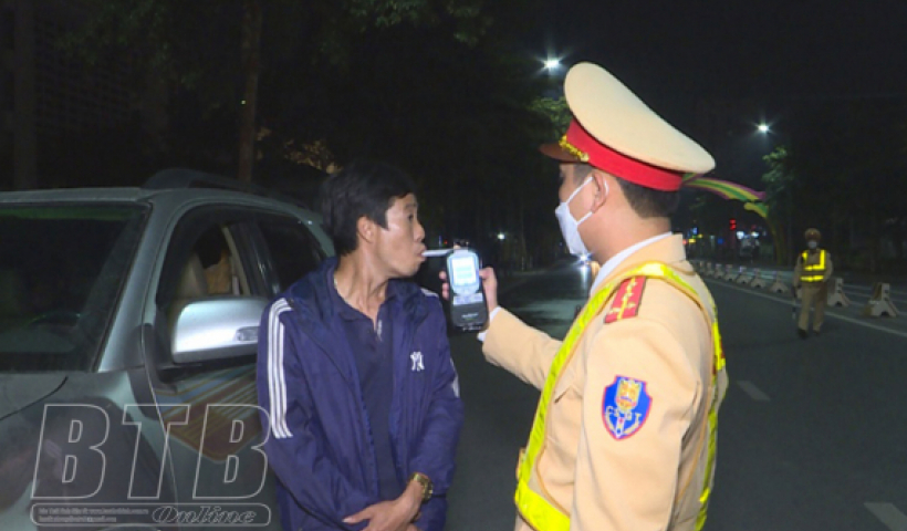 Từ h&ocirc;m nay (20/6), mở đợt cao điểm xử l&yacute; vi phạm nồng độ cồn v&agrave; xe qu&aacute; tải