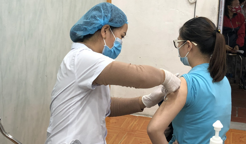 Từ h&ocirc;m nay (3/11), Th&aacute;i B&igrave;nh triển khai kế hoạch ti&ecirc;m vắc xin ph&ograve;ng Covid-19 đợt 18