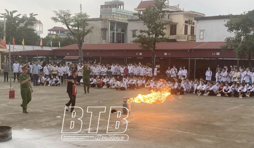 Tuy&ecirc;n truyền v&agrave; thực h&agrave;nh chữa ch&aacute;y v&agrave; cứu nạn, cứu hộ