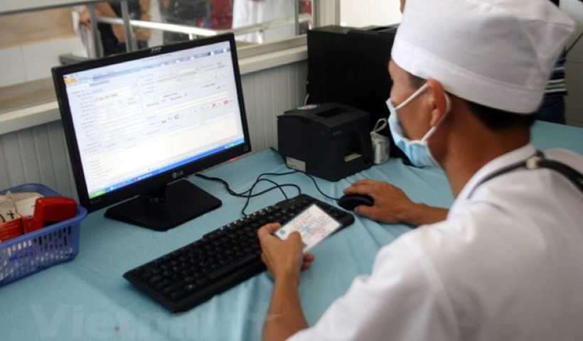 Ứng dụng c&ocirc;ng nghệ th&ocirc;ng tin v&agrave; lộ tr&igrave;nh chuyển đổi số lĩnh vực y tế