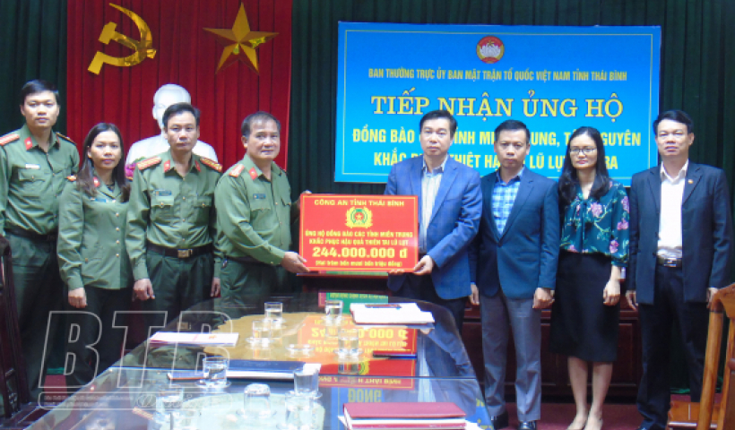 Ủy ban MTTQ tỉnh tiếp tục tiếp nhận ủng hộ đồng b&agrave;o bị thiệt hại do thi&ecirc;n tai, lũ lụt của c&aacute;c cơ quan, doanh nghiệp