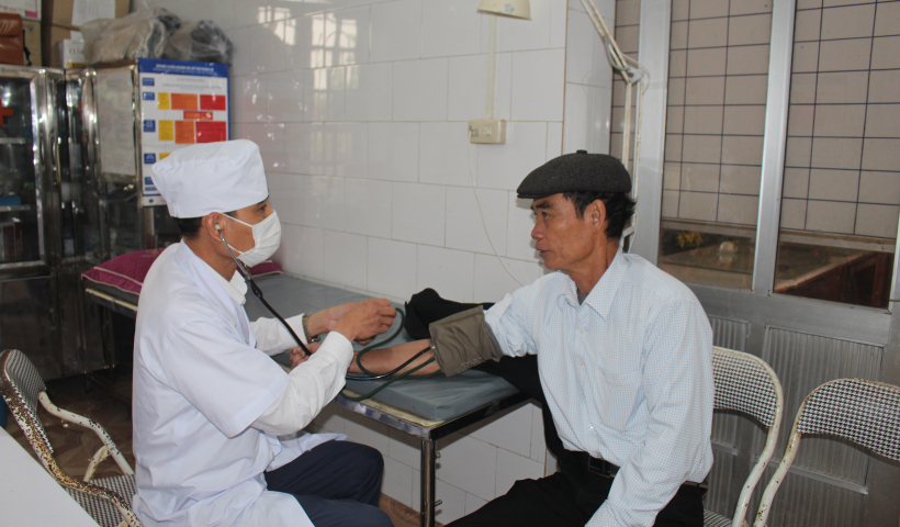 Viết tiếp c&acirc;u chuyện y đức