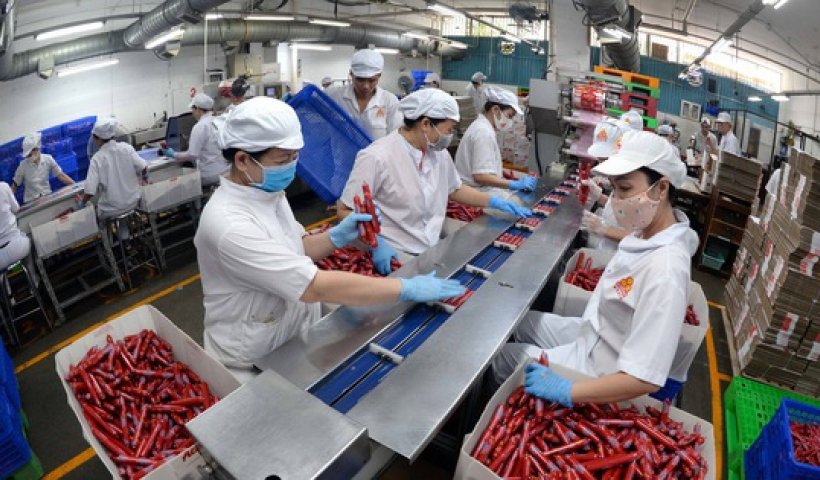 Vừa "ph&ograve;ng thủ" chống dịch Covid-19, vừa "tấn c&ocirc;ng" tr&ecirc;n mặt trận kinh tế 