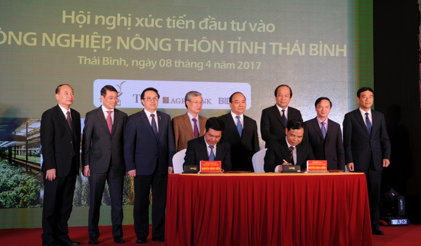 K&yacute; kết văn bản ghi nhớ giữa UBND tỉnh với  Bộ N&ocirc;ng nghiệp v&agrave; Ph&aacute;t triển n&ocirc;ng th&ocirc;n.
