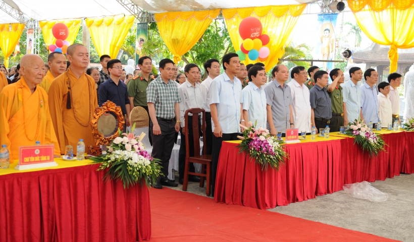 C&aacute;c đại biểu tham dự đại lễ Phật đản tổ chức tại ch&ugrave;a Th&aacute;nh Long.
